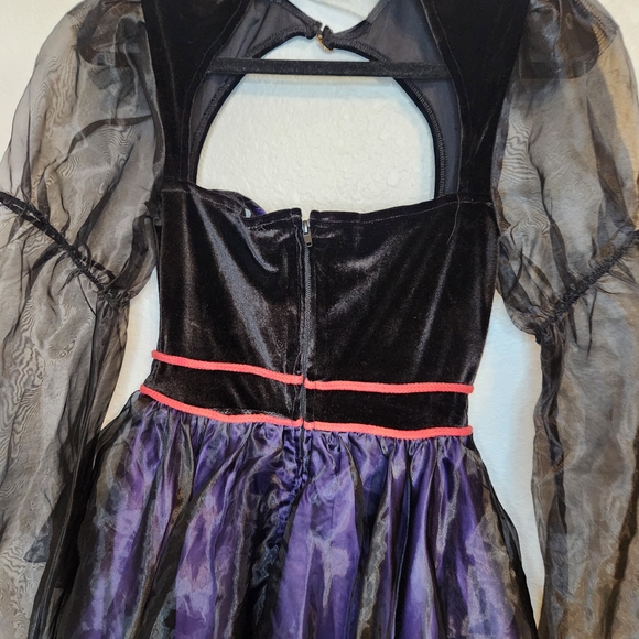 Dolls Kill Trickz N' Treatz evil queen costume One Bad Apple Costume M - Picture 11 of 16